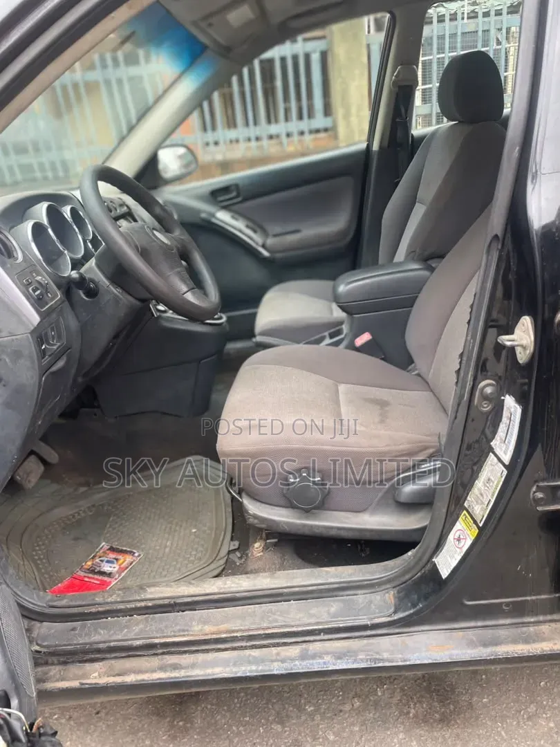 Pontiac Vibe Automatic 2004 Black