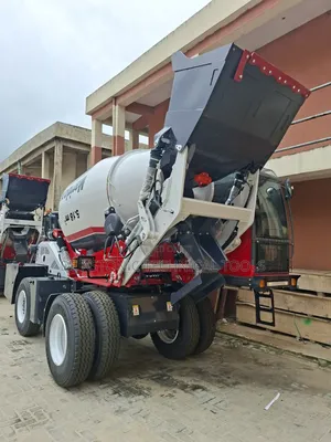 6 Cubic Self Loader Concrete Mixer