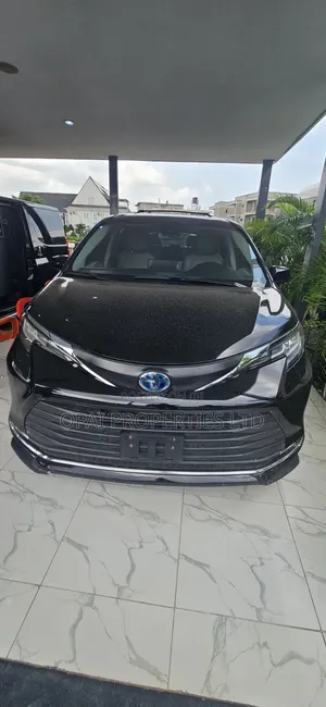 New Toyota Sienna 2025 Black