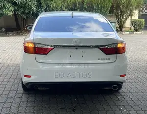 Lexus ES 350 FWD 2015 White