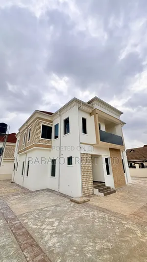 4bdrm Duplex in Akobo for sale