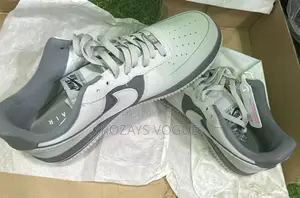 Nike (Air Force) Sneakers