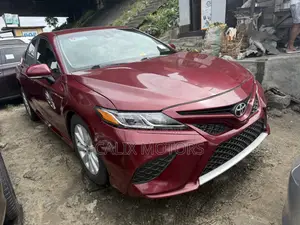 Toyota Camry 2018 Red