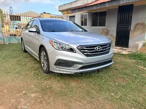 Hyundai Sonata Sport 2.0T Sedan FWD (2.0L 4cyl 6A) 2017 Silver