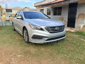 Hyundai Sonata Sport 2.0T Sedan FWD (2.0L 4cyl 6A) 2017 Silver