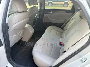Hyundai Sonata Sport 2.0T Sedan FWD (2.0L 4cyl 6A) 2017 Silver