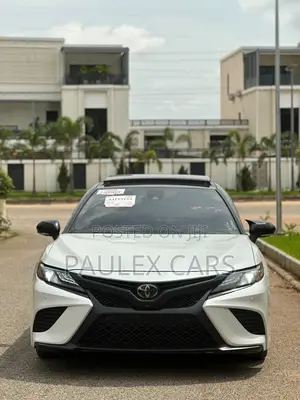 Toyota Camry XSE FWD (2.5L 4cyl 8AM) 2018 White