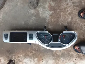 Screen Speed Clock Audi Q7 2013