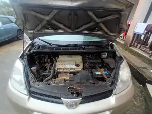 Toyota Sienna XLE 2005 Gold