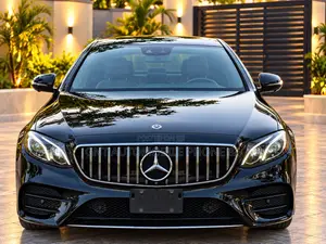 Mercedes-Benz E300 2019 Black