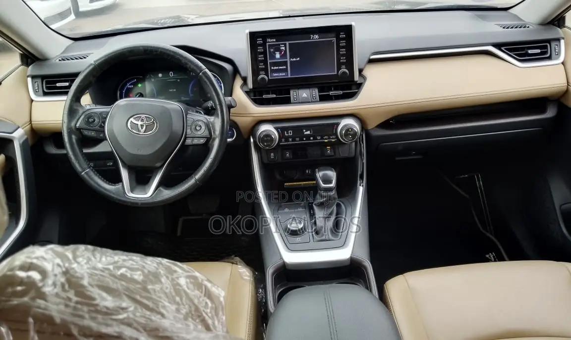 Toyota RAV4 2020 Blue