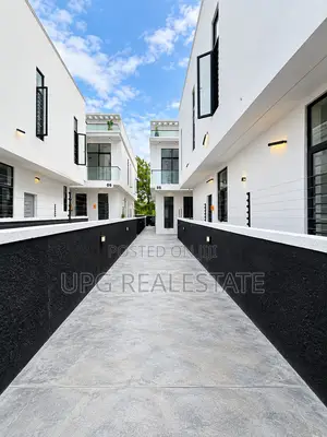 4bdrm Duplex in Ikota for sale