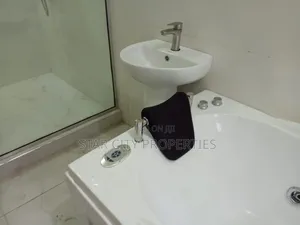 5bdrm House in Ogudu Gra for rent