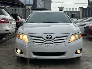 Toyota Camry LE 4dr Sedan (2.5L 4cyl 6AM) 2010 White
