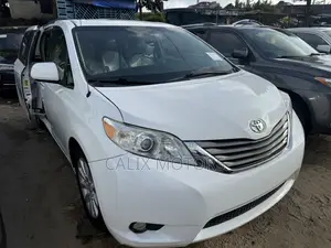 Toyota Sienna 2014 White