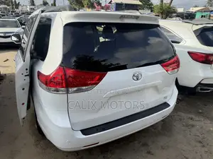 Toyota Sienna 2014 White