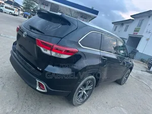 Toyota Highlander XLE V6 4x2 (3.5L 6cyl 6A) 2016 Black