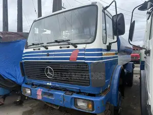 Foreign Used Mercedes Benz 1617 Water Tanker Truck.