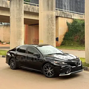 Toyota Camry SE Nightshade 2021 Black