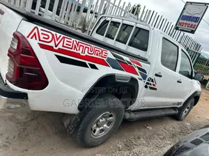 Toyota Hilux 2015 White