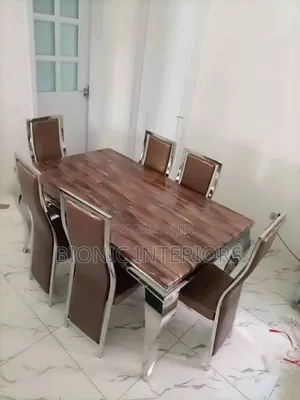 Strong Stainless Leg Dining Table Set With 6 Seaters