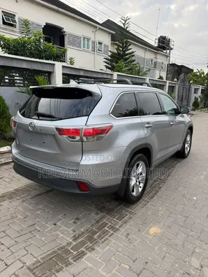 Toyota Highlander Limited 4dr SUV AWD (3.5L 6cyl 6A) 2015 Silver