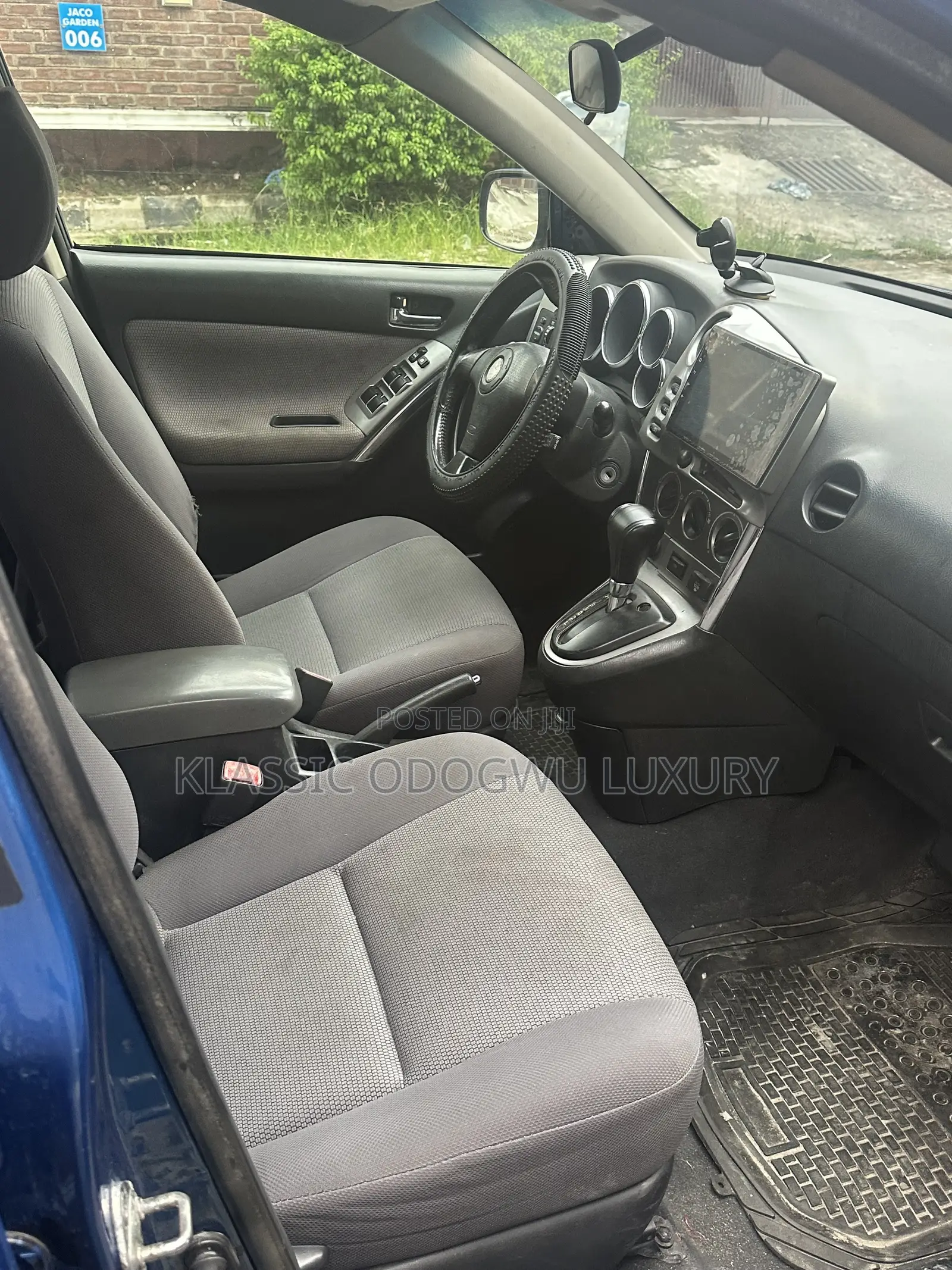 Toyota Matrix Hatchback AWD (1.8L 4cyl 4A) 2006 Blue