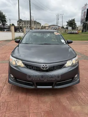 Toyota Camry SE 4dr Sedan (2.5L 4cyl 6A) 2013 Gray