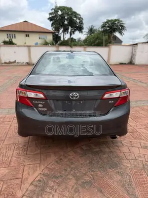 Toyota Camry SE 4dr Sedan (2.5L 4cyl 6A) 2013 Gray