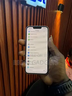 Apple iPhone 13 128 GB Red