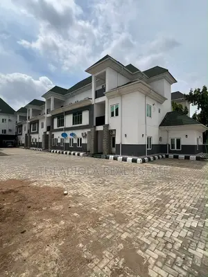 4bdrm Townhouse / Terrace in Mabushi for rent