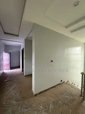 4bdrm Townhouse / Terrace in Mabushi for rent