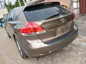 Toyota Venza V6 AWD 2010 Brown