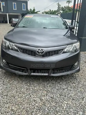 Toyota Camry LE 4dr Sedan (2.5L 4cyl 6A) 2014 Gray
