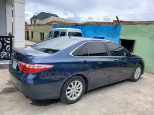 Toyota Camry XLE 4dr Sedan (3.5L 6cyl 6A) 2015 Blue