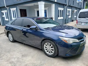 Toyota Camry XLE 4dr Sedan (3.5L 6cyl 6A) 2015 Blue