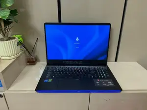 Laptop MSI Raider GE76 12UGS 32GB Intel Core i7 SSD 1T