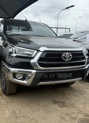 Toyota Hilux 2023 Black