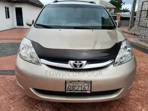 Toyota Sienna XLE 2007 Gold