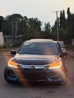 Honda Accord Touring V6 4dr Sedan FWD (3.5L 6cyl 6A) 2017 Gray