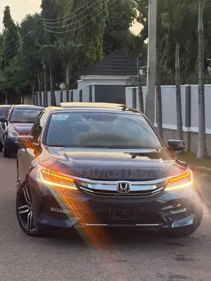 Honda Accord Touring V6 4dr Sedan FWD (3.5L 6cyl 6A) 2017 Gray