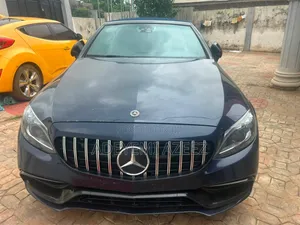 Mercedes-Benz C300 2020 Blue