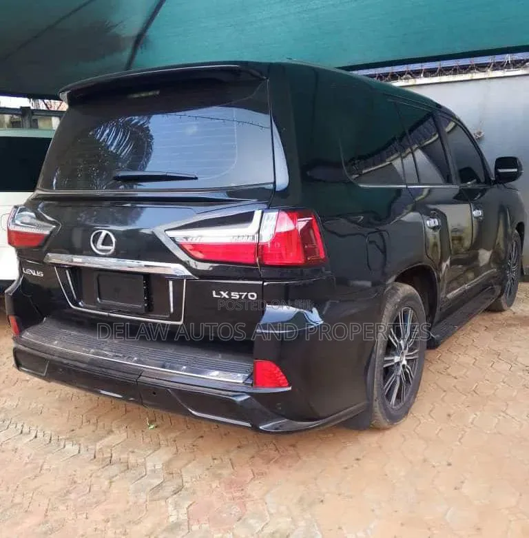 Lexus LX 570 2011 Black