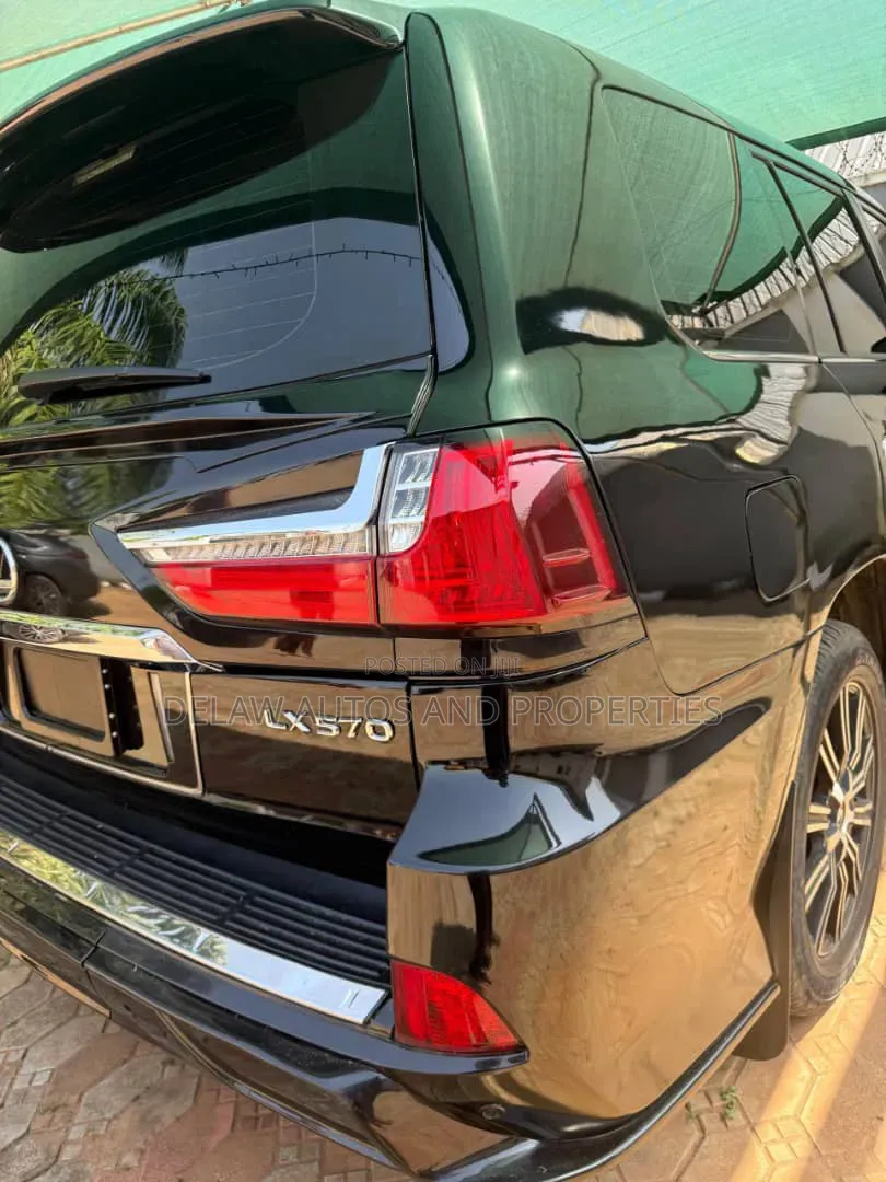 Lexus LX 570 2011 Black
