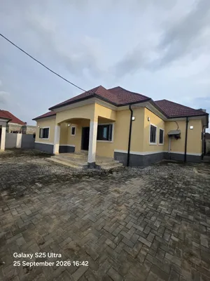 4bdrm Bungalow in Light Gold, Lugbe District for sale