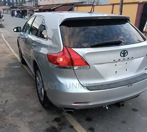Toyota Venza 2010 Silver