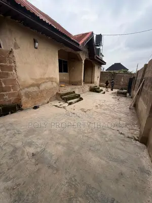 1bdrm Bungalow in Ibadan for sale