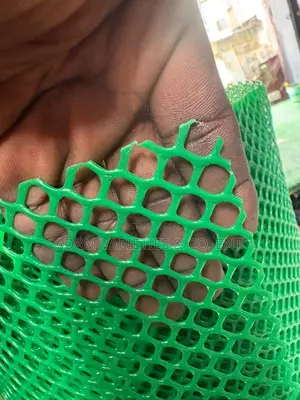 Plastic Wire Mesh. 1.5m X 30m