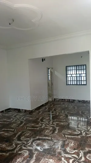 2bdrm Block of Flats in Shell Location for rent