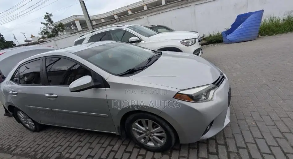 Toyota Corolla 2016 Silver